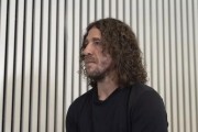 开云体育下载-普约尔：巴斯托尼是非常优秀的后卫，但巴萨需考虑交易的可行性